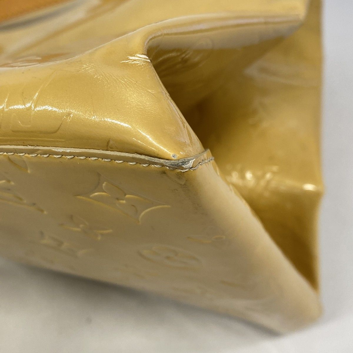 Louis Vuitton Tote Vernis Reed GM Beige — view 6