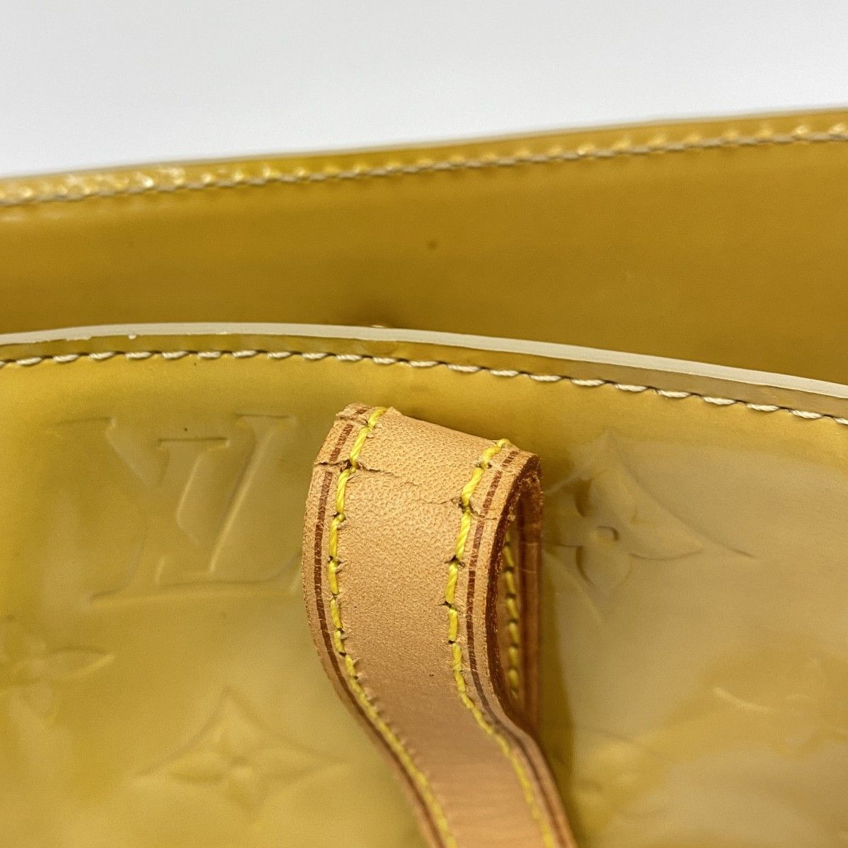Louis Vuitton Tote Vernis Reed GM Beige — view 7
