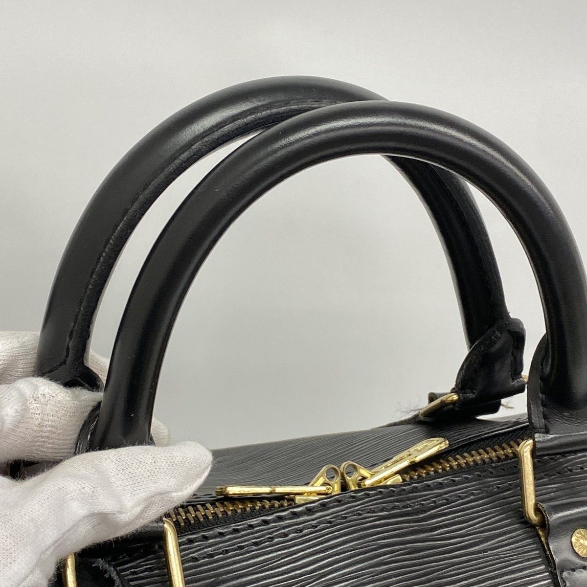 Louis Vuitton Boston Bag Epi Keepall 50 Noir — view 9