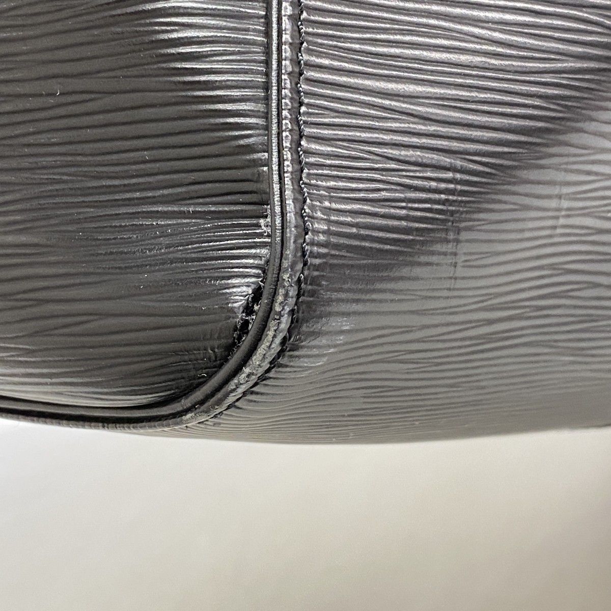 Louis Vuitton Boston Bag Epi Keepall 50 Noir — view 7