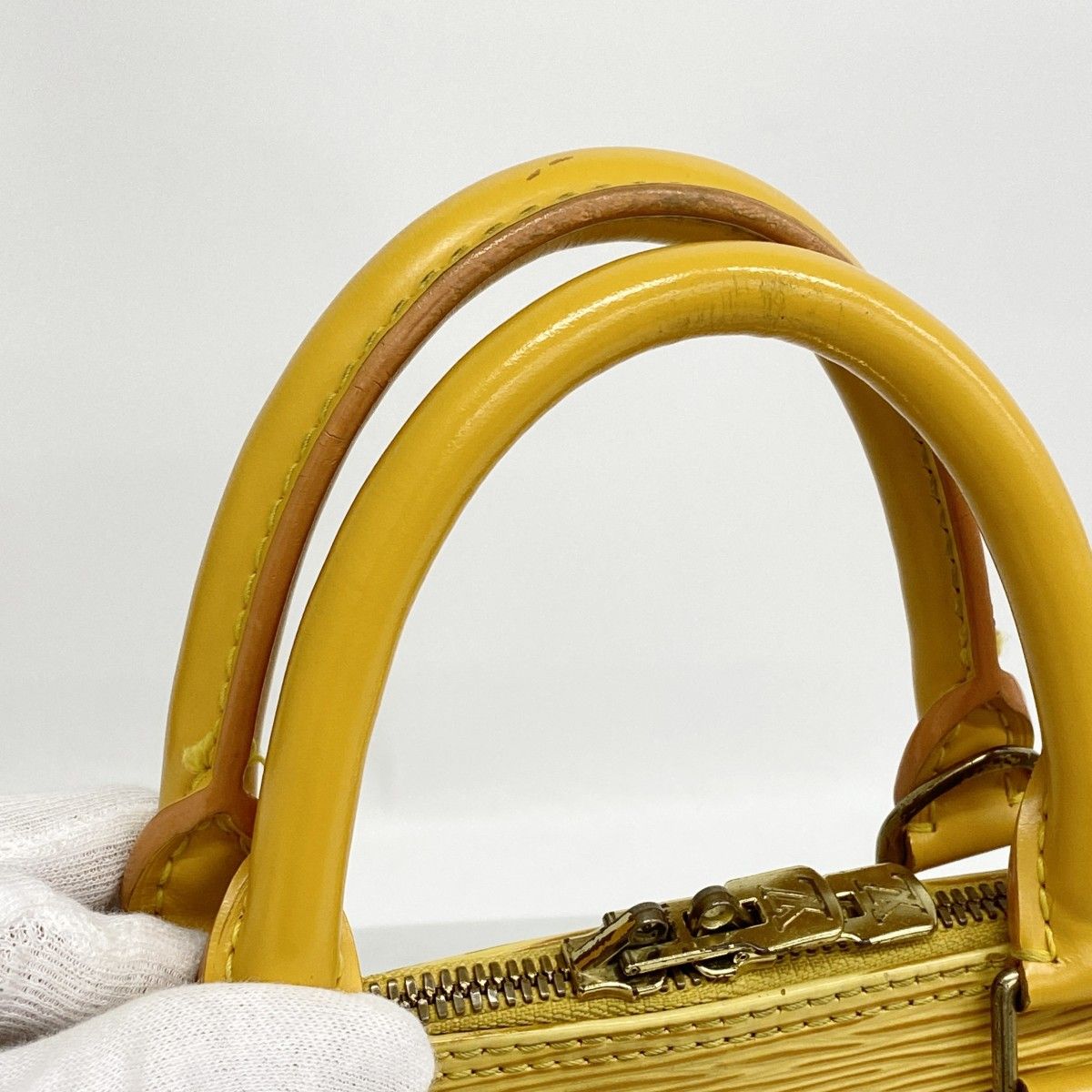 Louis Vuitton Handbag Epi Alma Jaune — view 8