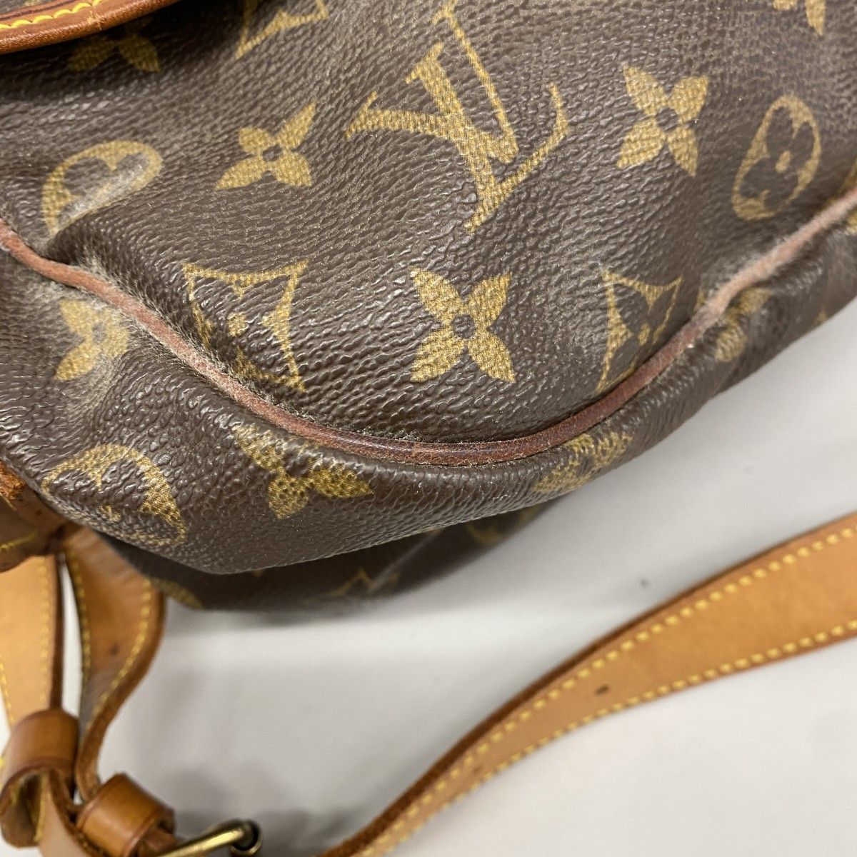 Louis Vuitton Shoulder Bag Monogram Saumur 35 Brown — view 6