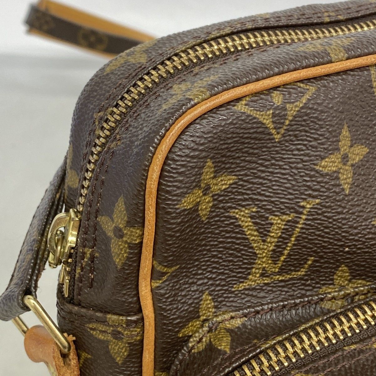 Louis Vuitton Shoulder Bag Monogram Amazon Brown — view 8