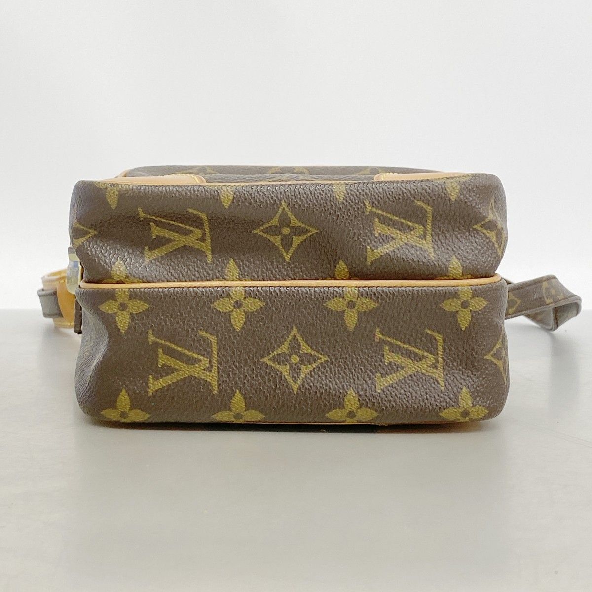Louis Vuitton Shoulder Bag Monogram Amazon Brown — view 3