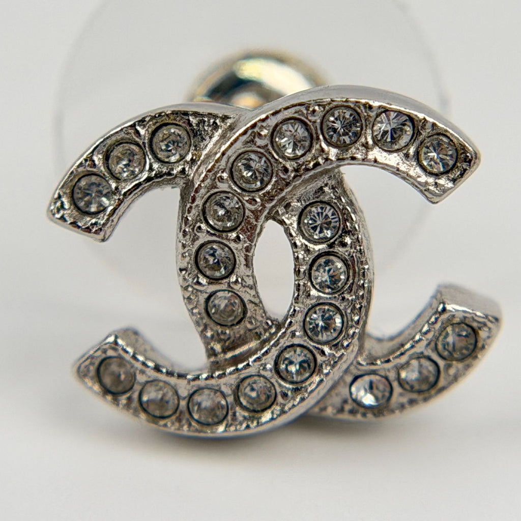 Chanel CC Logo Single Pierced Earrings Plated Rhinestone Silver Vintage — view 4
