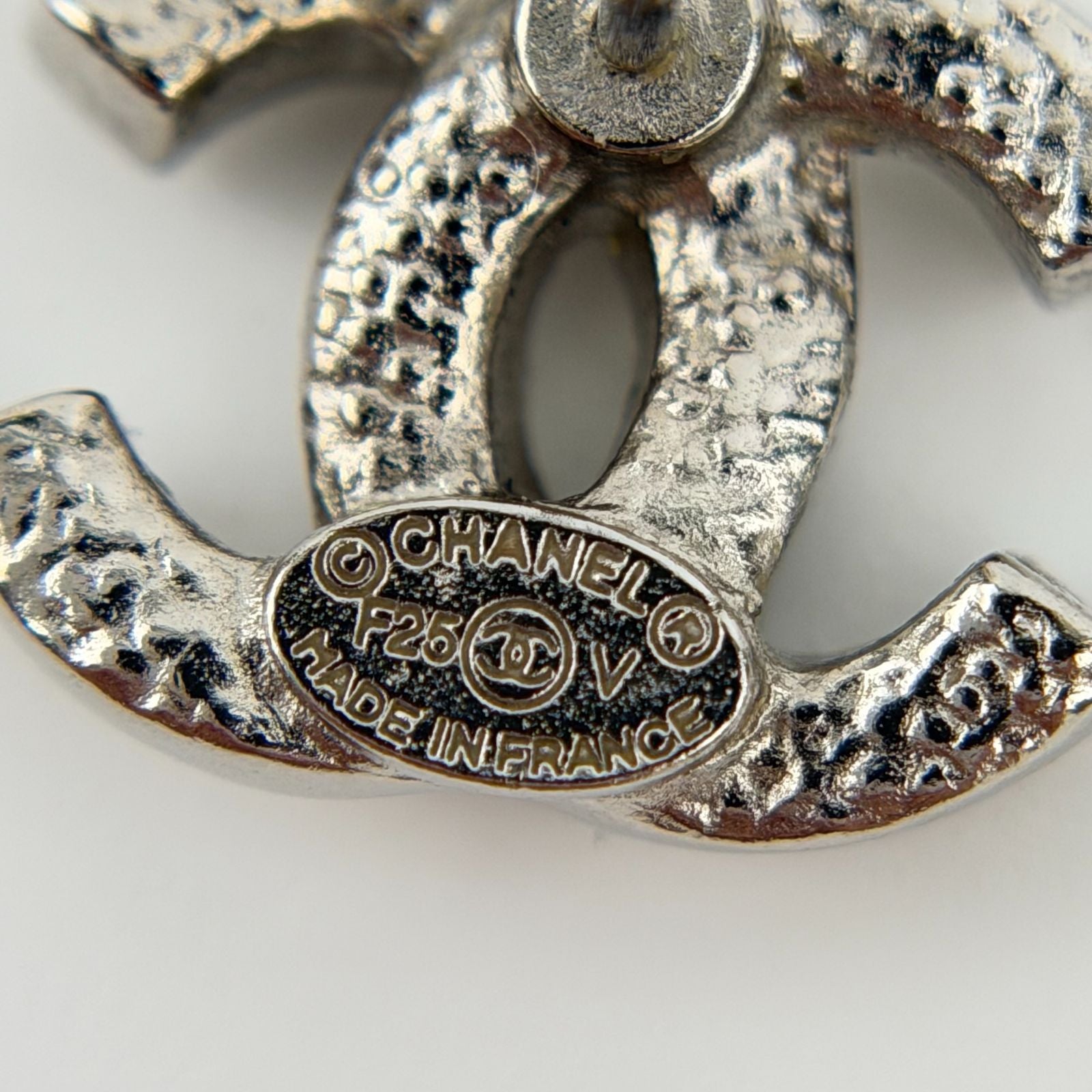 Chanel CC Logo Single Pierced Earrings Plated Rhinestone Silver Vintage — view 5