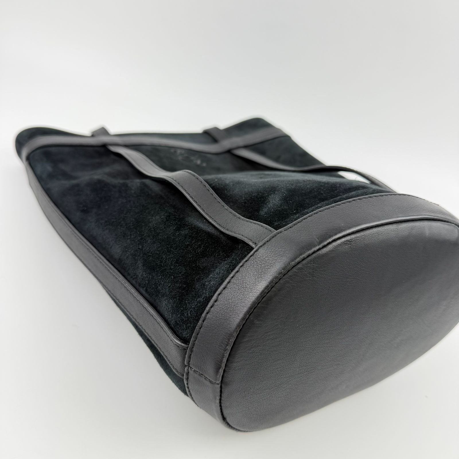 Loewe Anagram Shoulder Bag Suede Leather Black Vintage — view 9