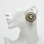 Chanel CC Logo Vintage Round Earrings 28 Gold Black Plated Plastic — view 5