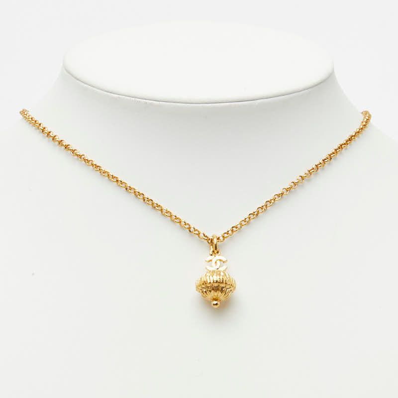 Chanel CC Logo Necklace Gold Plated — view 7