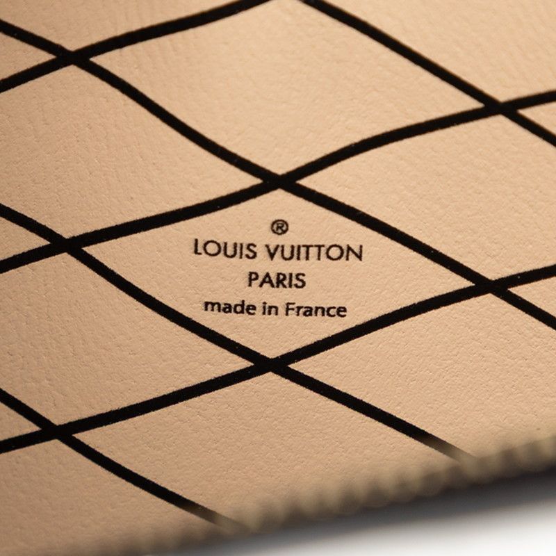 Louis Vuitton Epi Trunk Clutch Chain Shoulder Bag White Black Leather — view 5
