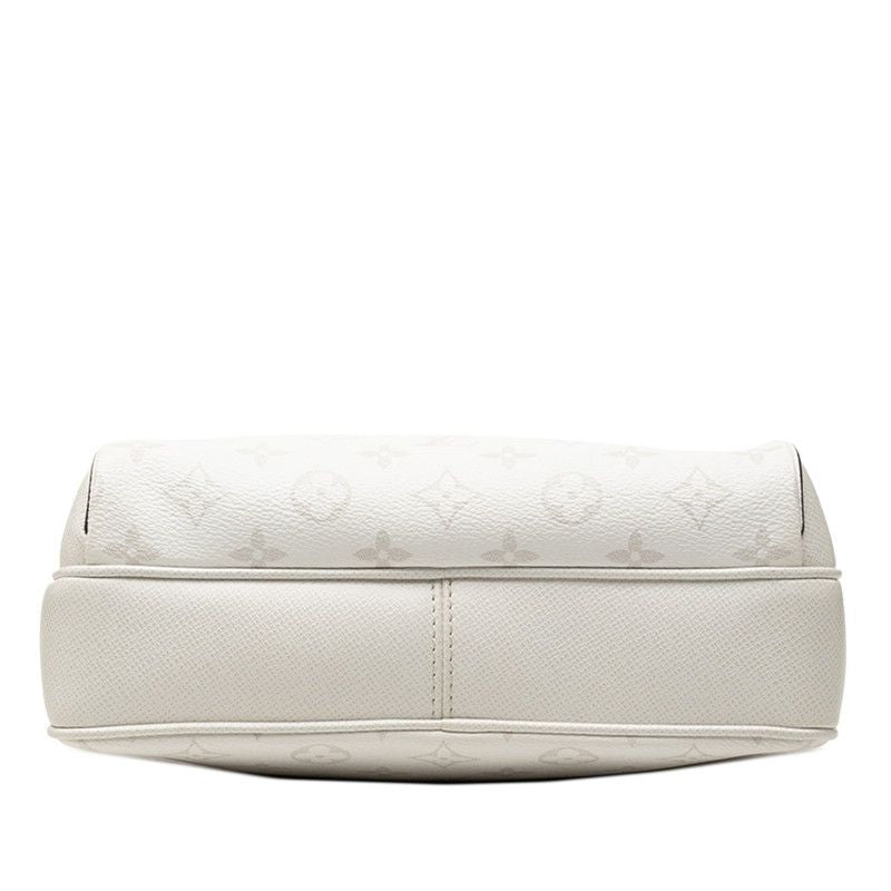 Louis Vuitton Taigarama Outdoor Messenger Crossbody Shoulder Bag White Leather — view 3