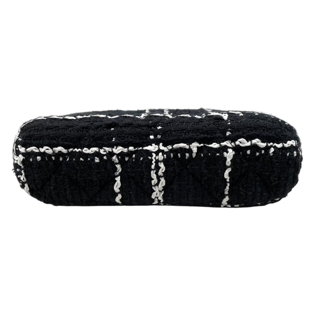Chanel Shoulder Bag Tweed Chain CC Logo Black White Gold — view 5