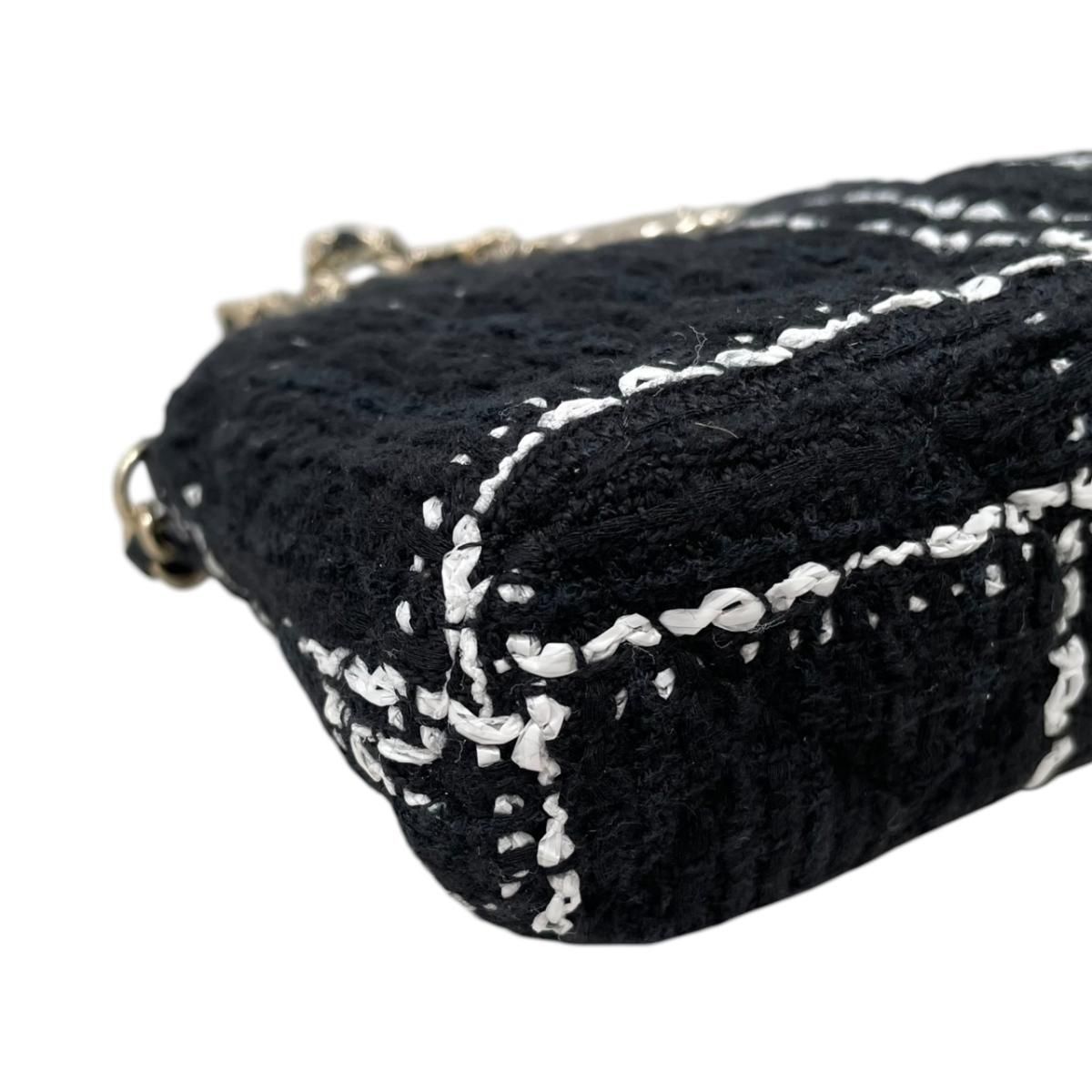 Chanel Shoulder Bag Tweed Chain CC Logo Black White Gold — view 6