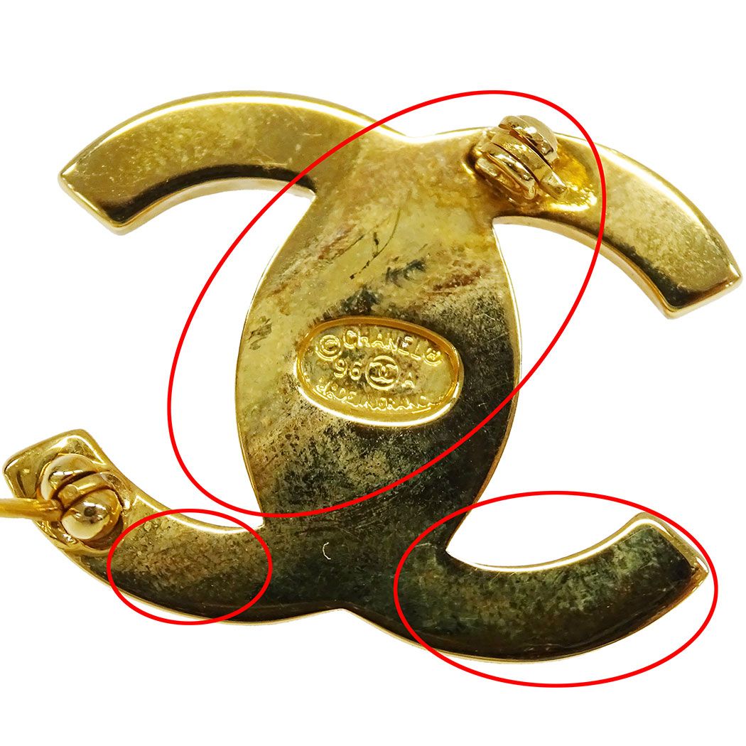 Chanel Brooch Turnlock Gold Logo Vintage — view 8