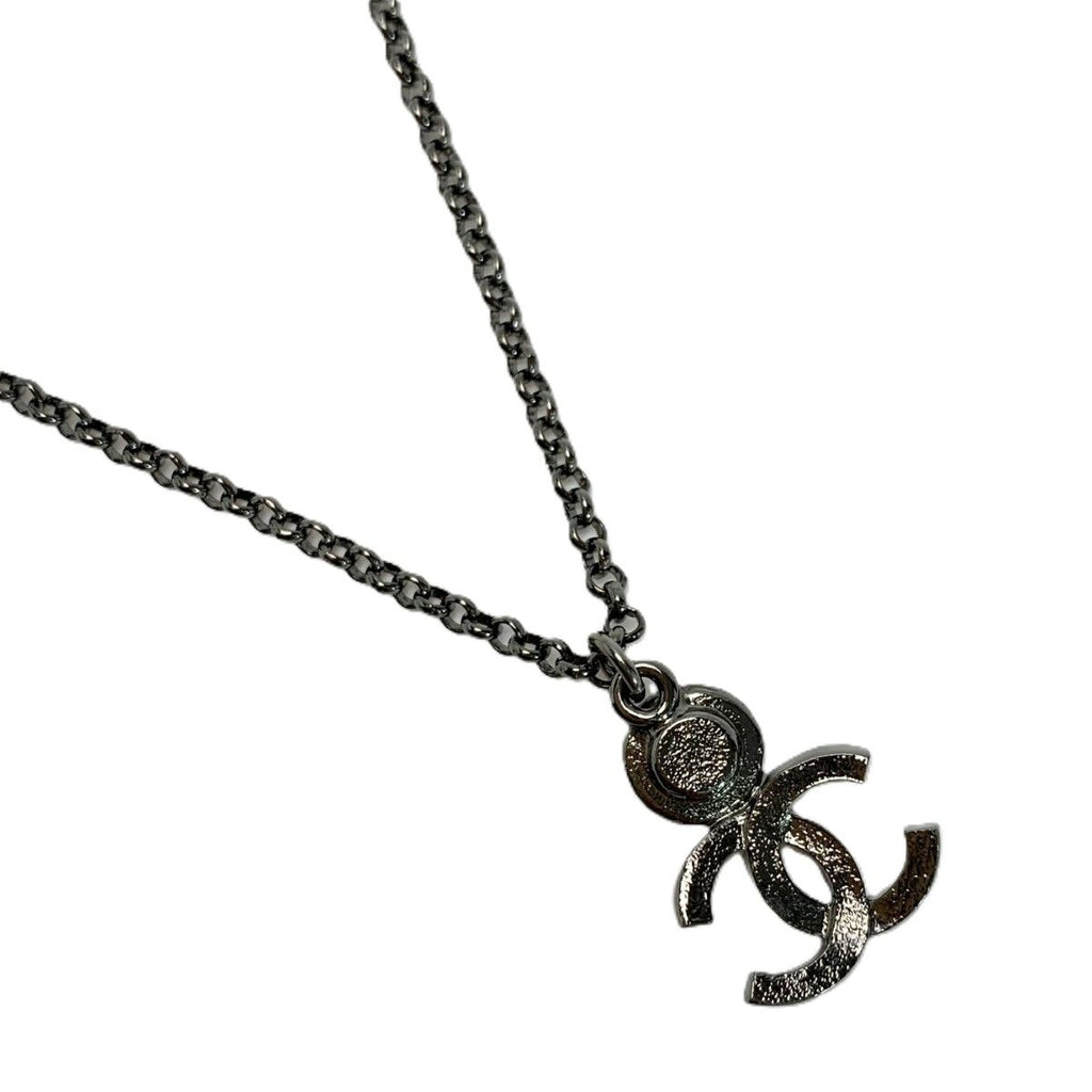 Chanel Necklace CC Logo Silver — view 2