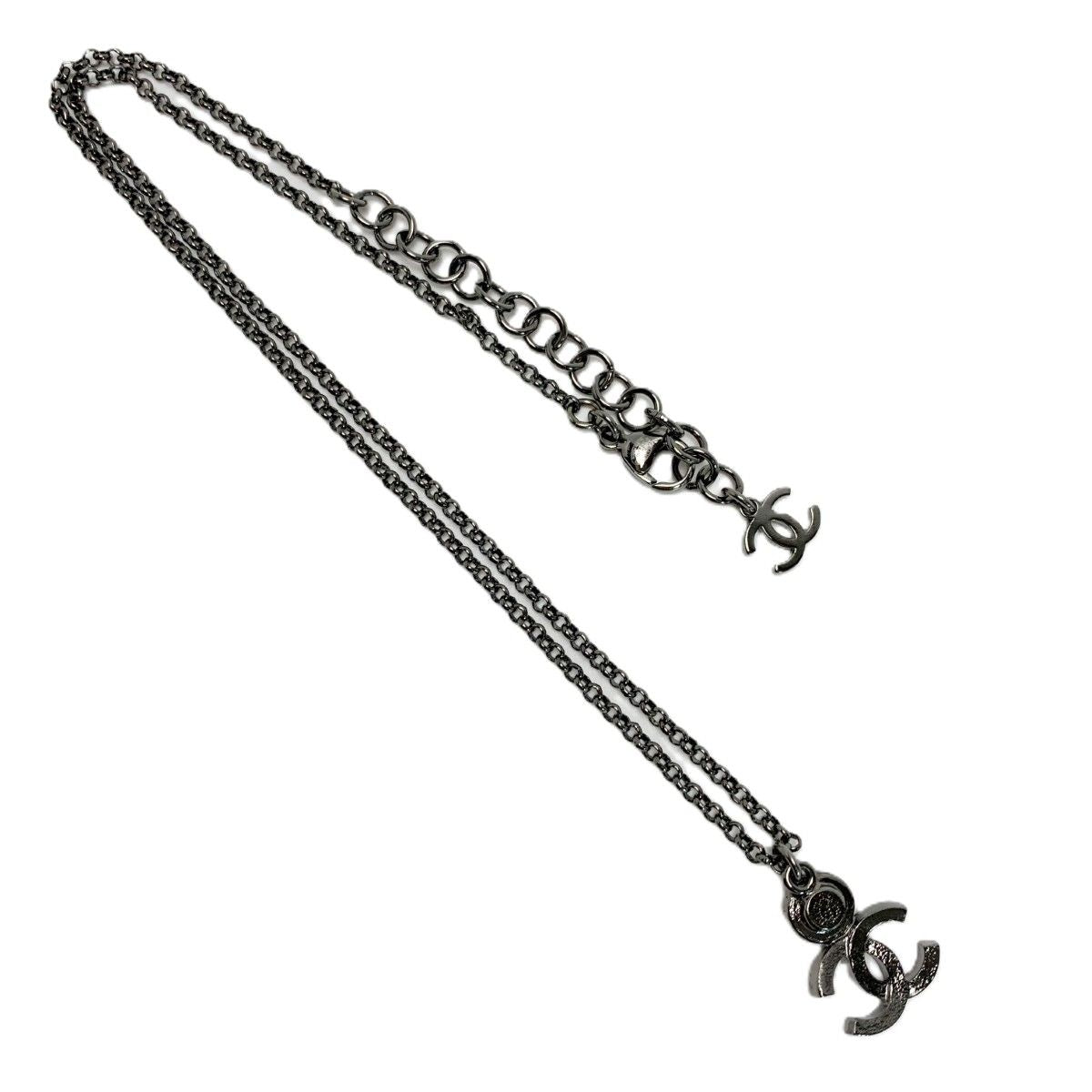 Chanel Necklace CC Logo Silver — view 5
