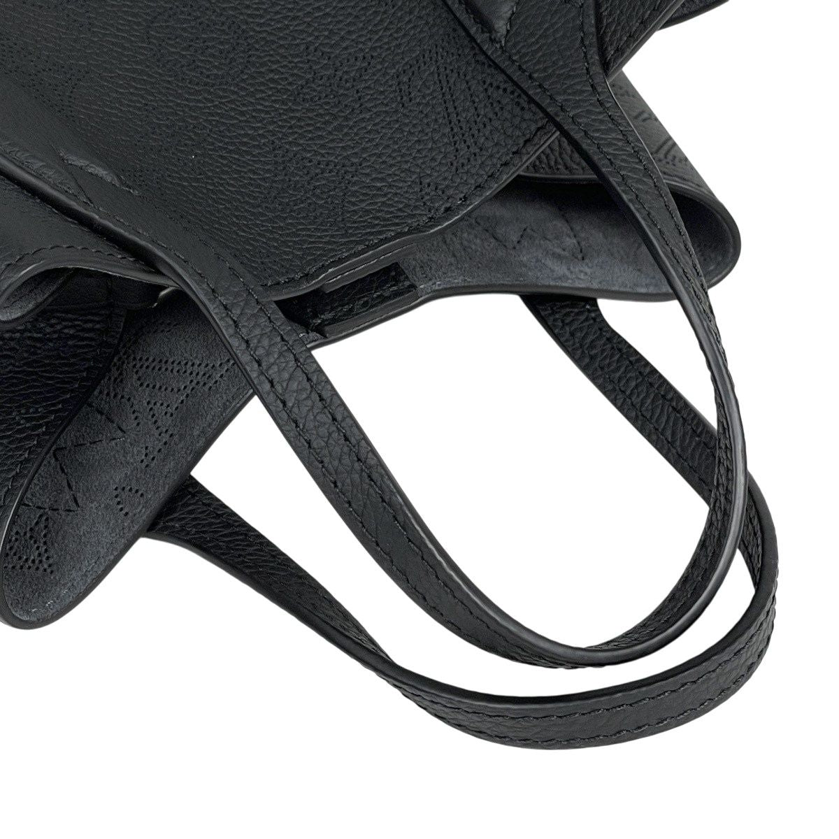 Louis Vuitton Blossom PM 2-Way Shoulder Bag Monogram Mahina Noir — view 9