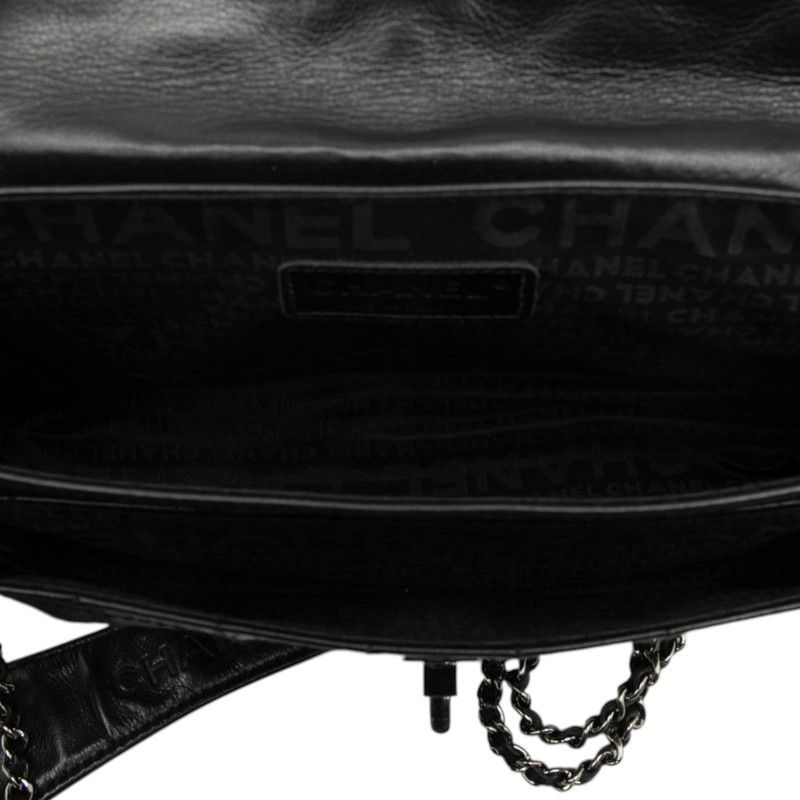 Chanel CC Logo 2.55 Quilted Chain Shoulder Bag Black Lambskin — view 4