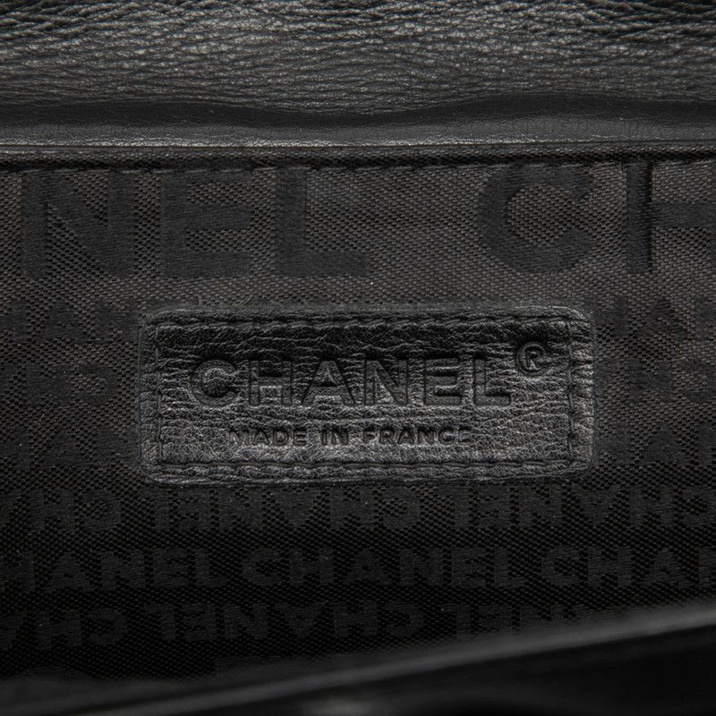 Chanel CC Logo 2.55 Quilted Chain Shoulder Bag Black Lambskin — view 7