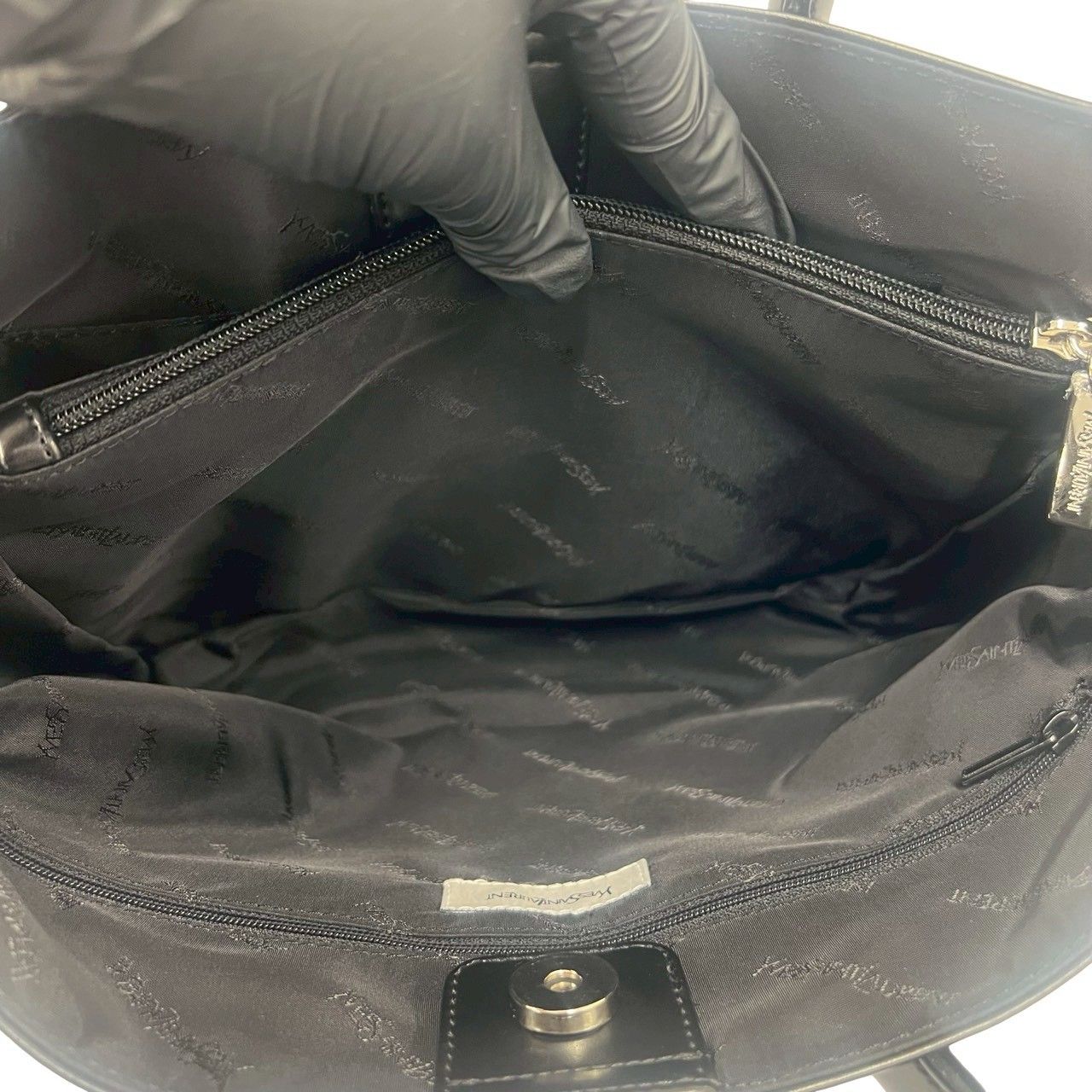 Saint Laurent Vintage YSL Logo Leather Tote Black — view 9