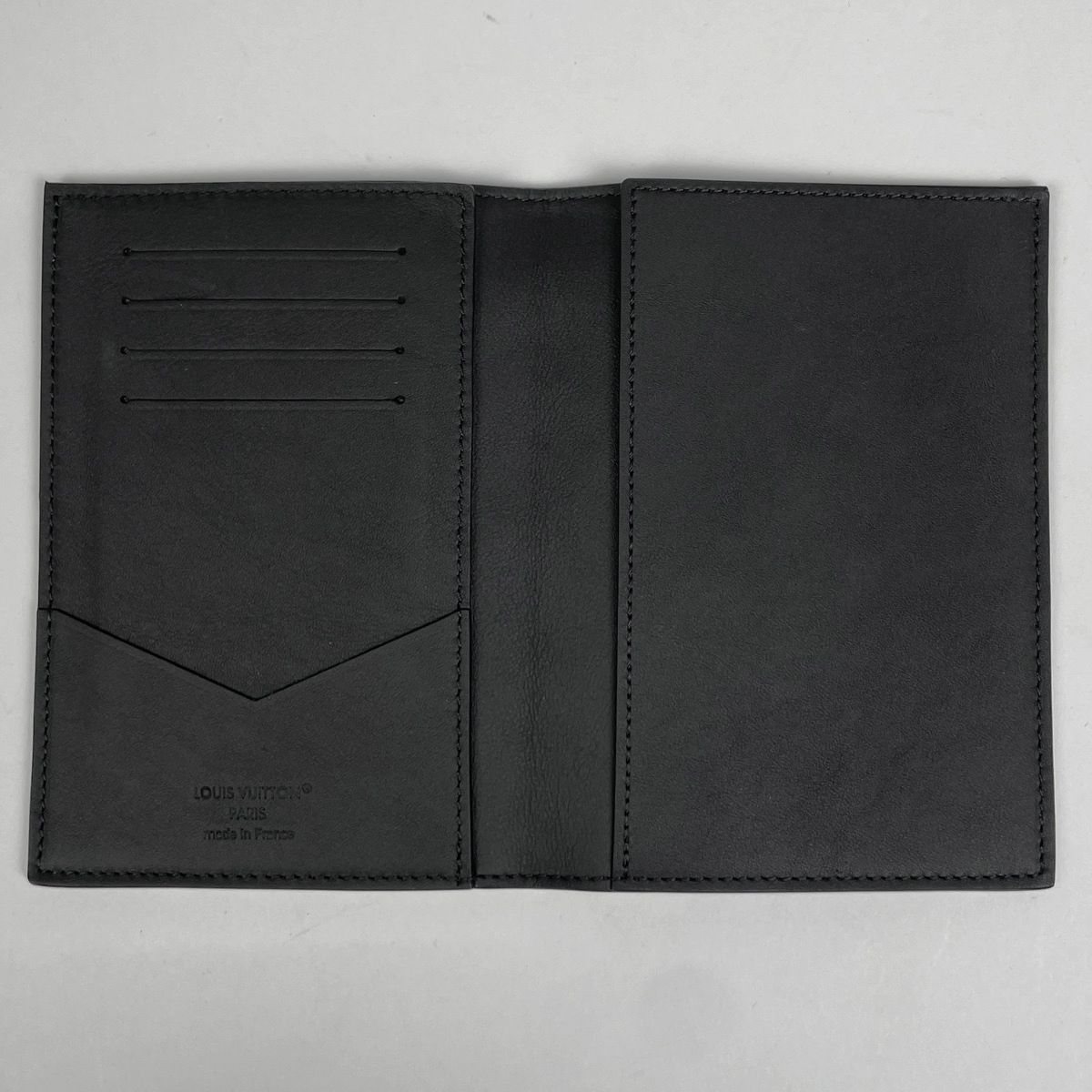 Louis Vuitton Couverture Passport NM Cover Monogram Shadow Leather Ultra Black — view 6