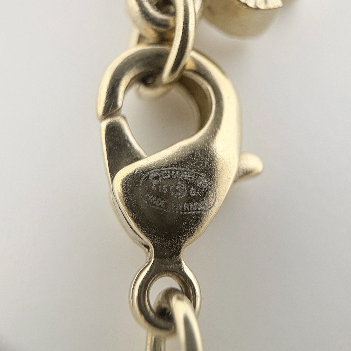 Chanel CC Logo Necklace Gold Plated — view 4