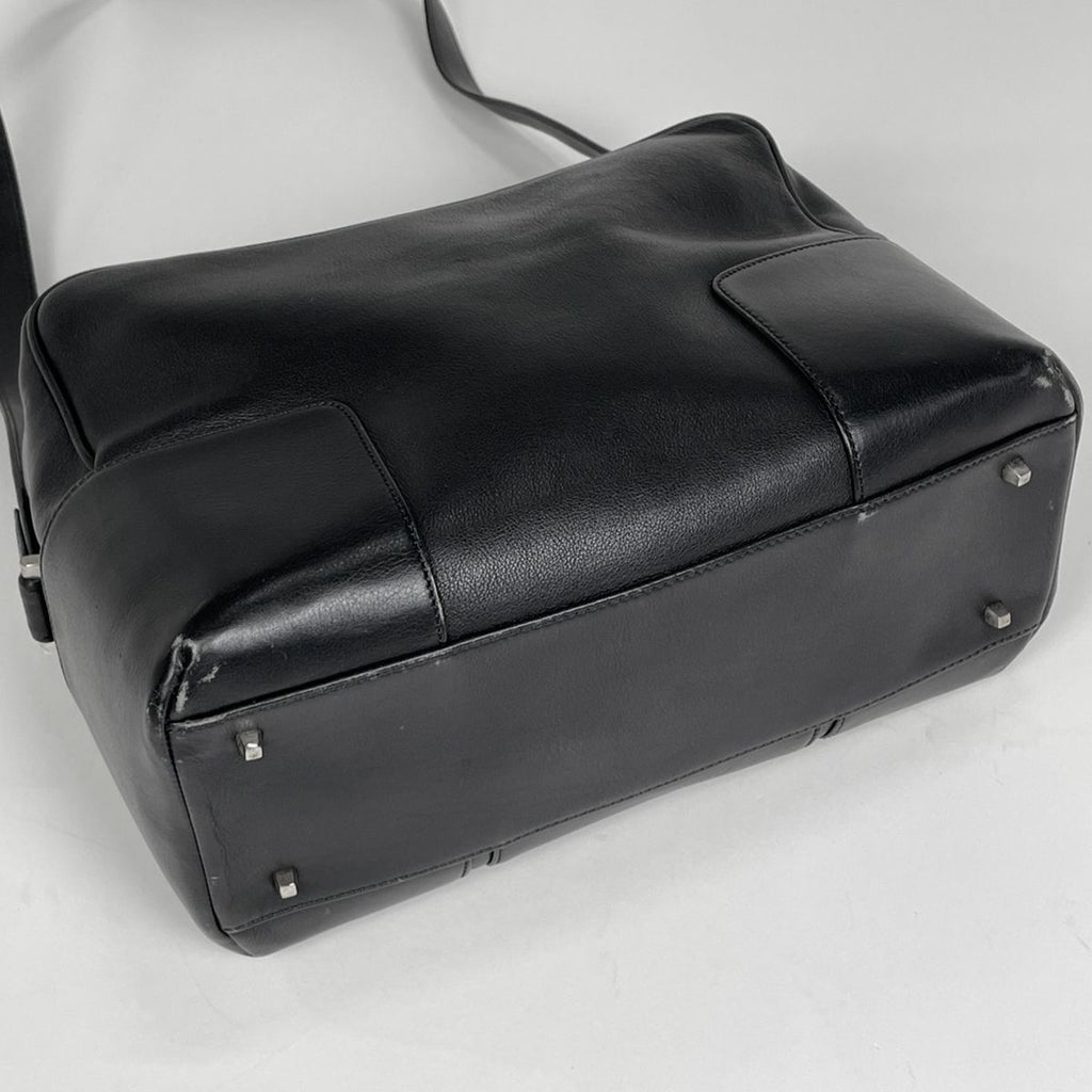 Loewe Anagram Shoulder Bag Leather Black — view 2