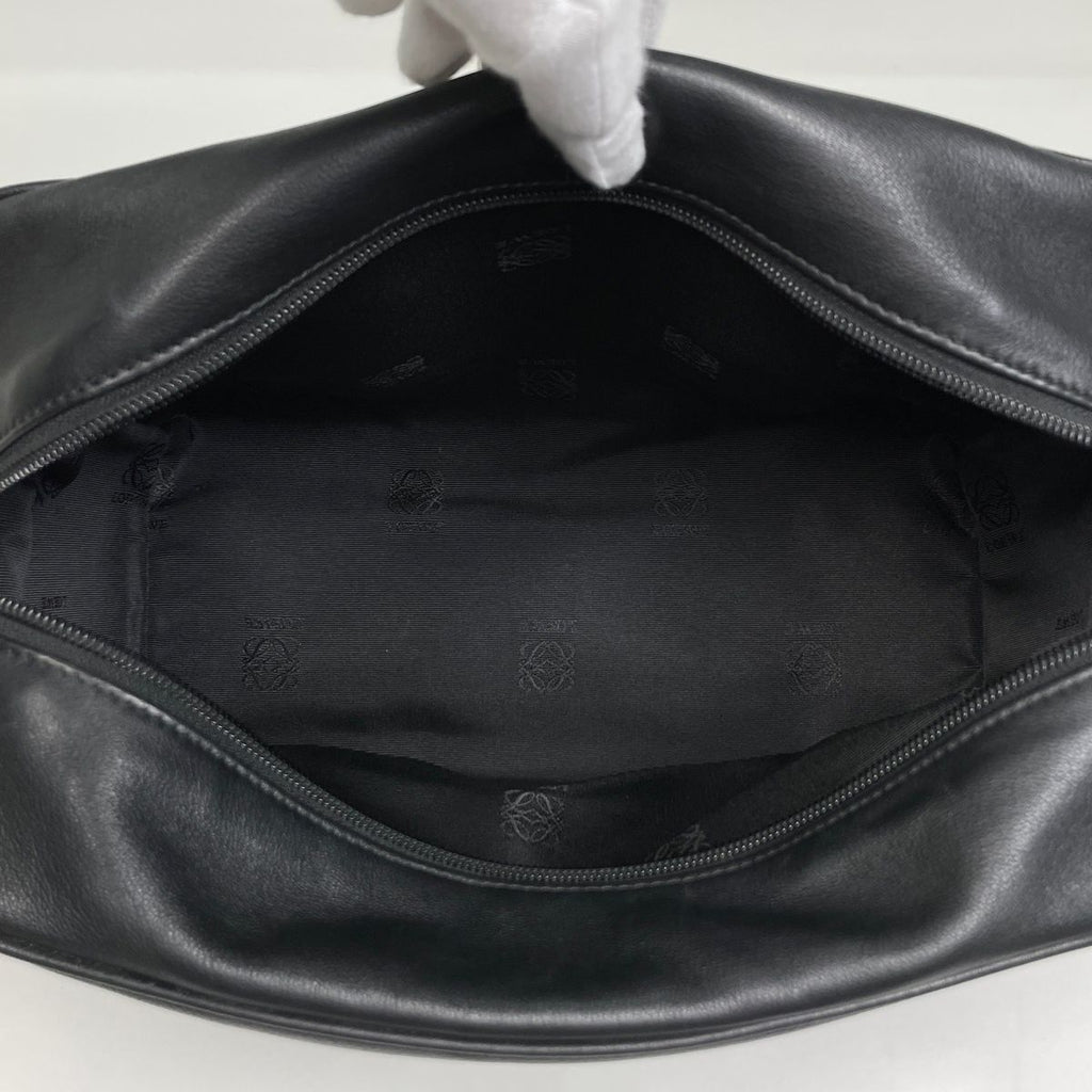 Loewe Anagram Shoulder Bag Leather Black — view 8