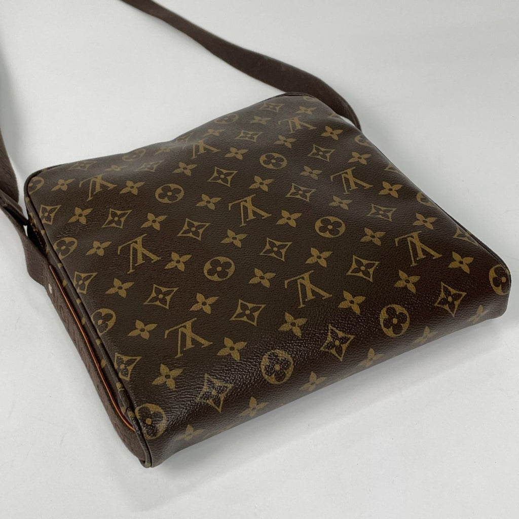Louis Vuitton Trotteur Boble Shoulder Bag Monogram Brown — view 2