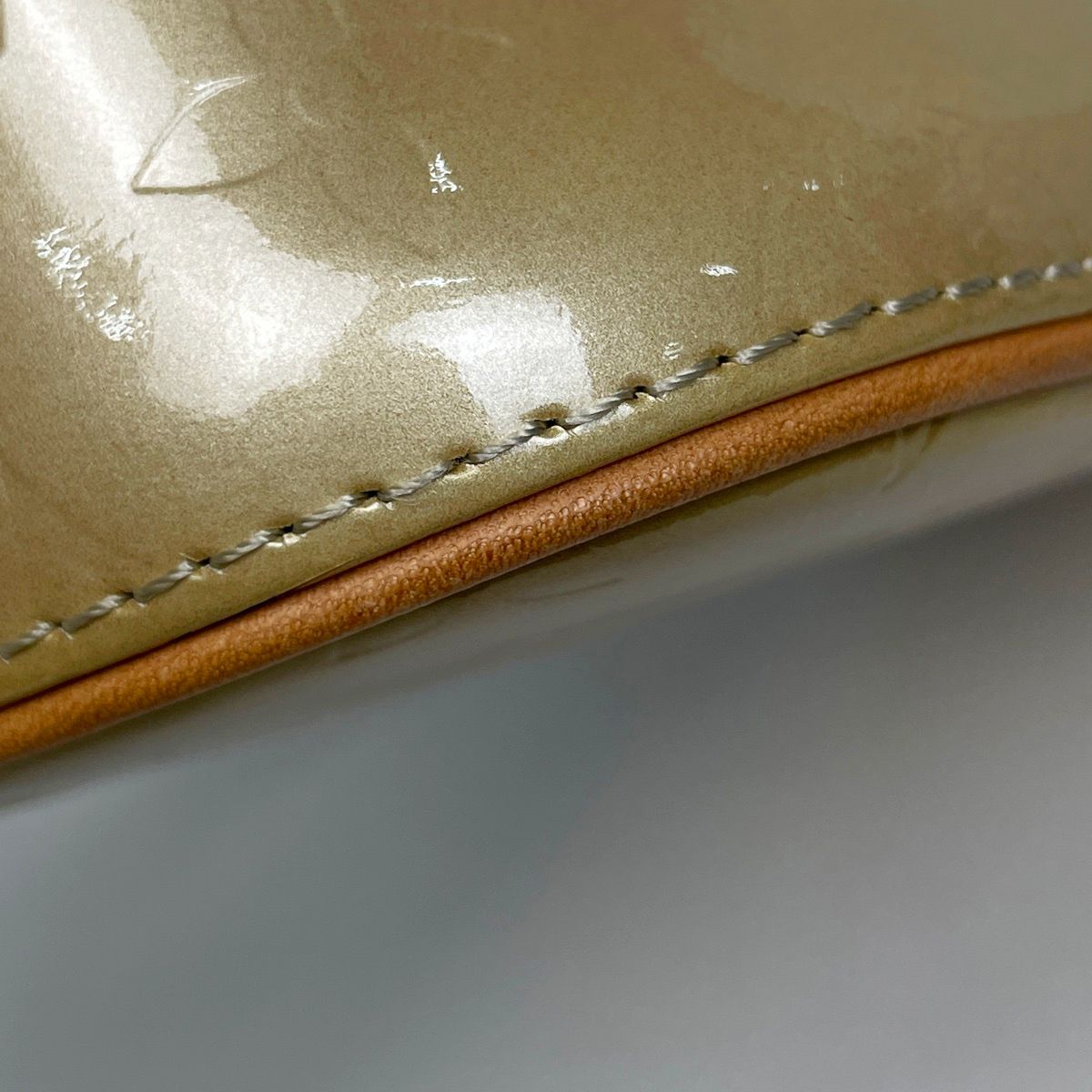 Louis Vuitton Houston Enamel Patent Tote Monogram Vernis Beige — view 3