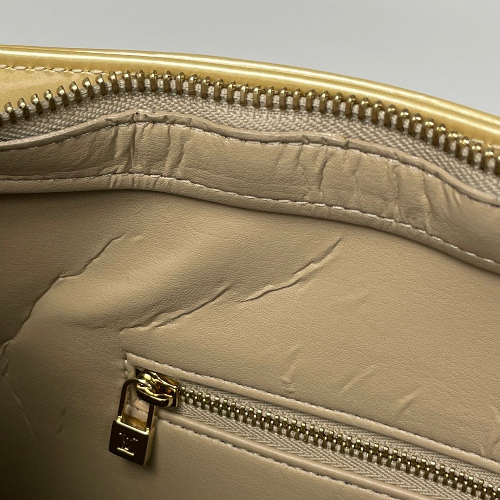 Louis Vuitton Houston Enamel Patent Tote Monogram Vernis Beige — view 8