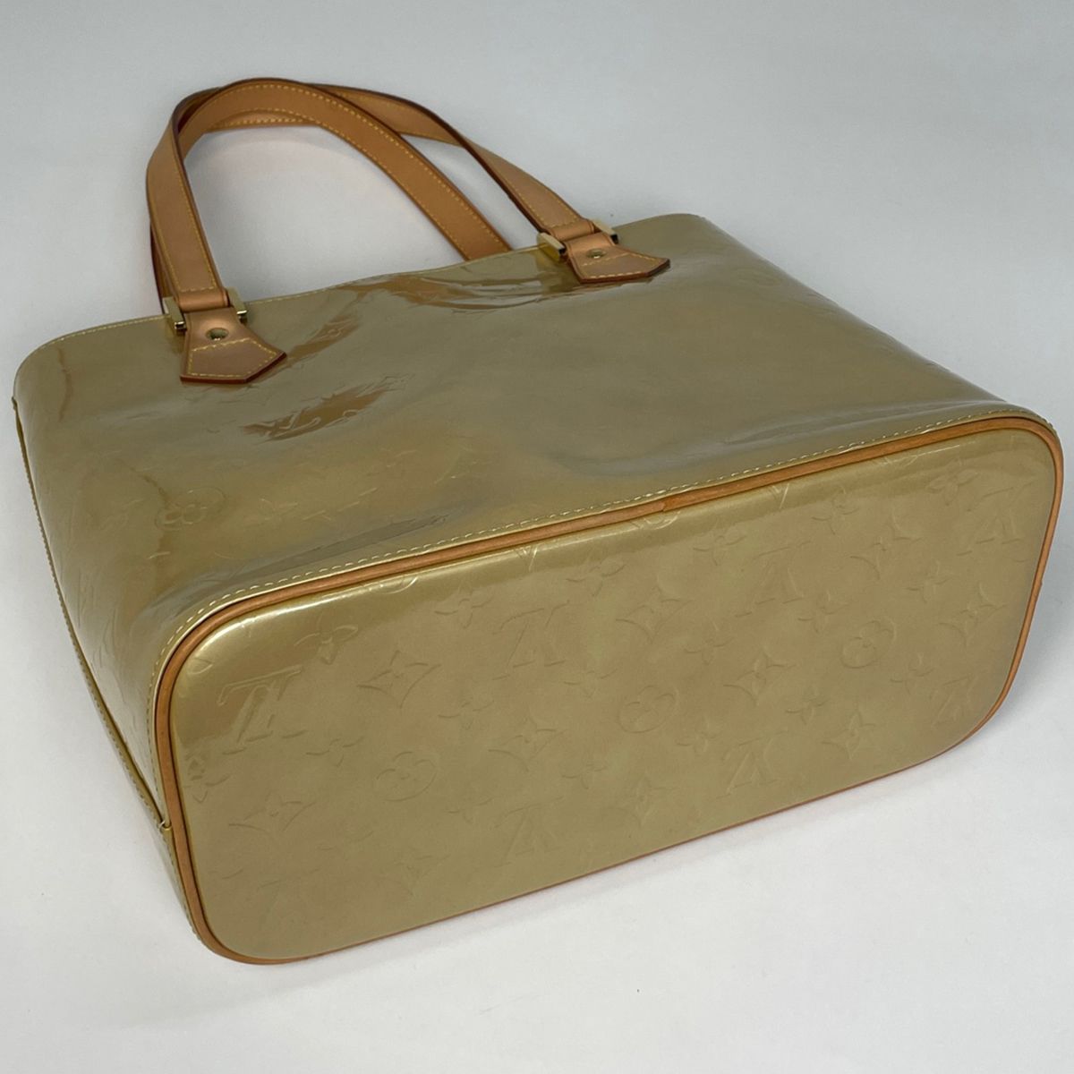 Louis Vuitton Houston Enamel Patent Tote Monogram Vernis Beige — view 2