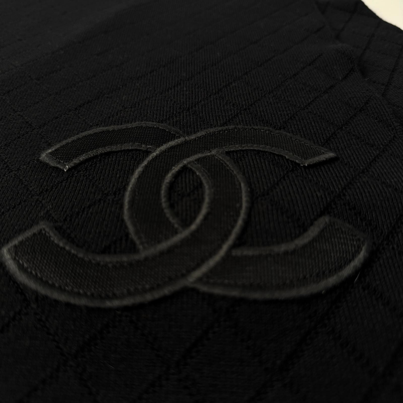 Chanel CC Logo Scarf Shawl Wool — view 4