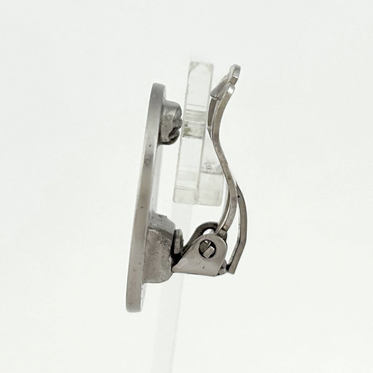 Chanel CC Logo Round Earrings Silver Plated — view 2