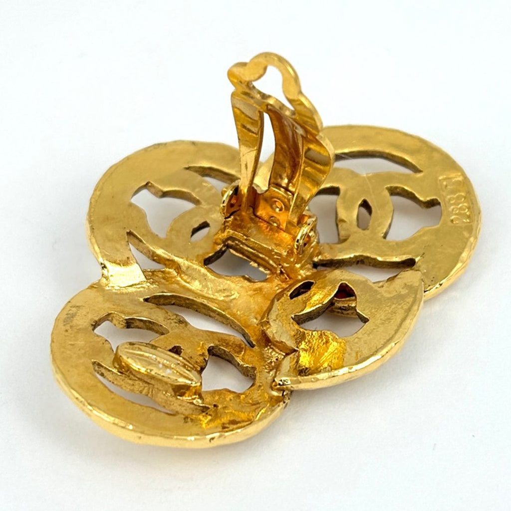 Chanel CC Logo Earrings Gold Plated — view 3