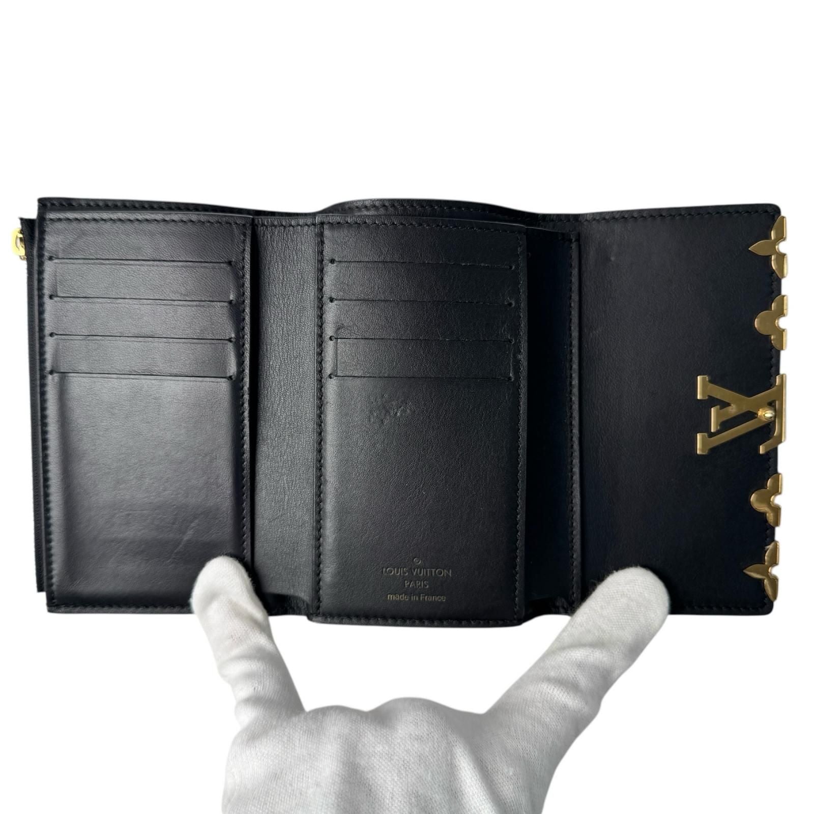 Louis Vuitton Portefeuille Capucines Compact IC Available Wallet — view 6