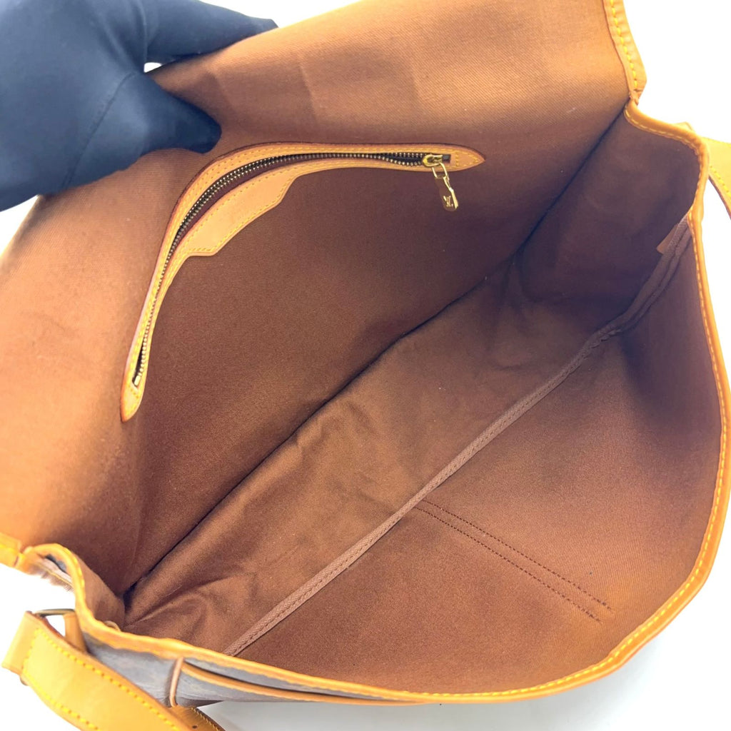 Louis Vuitton GM Monogram Leather Brown Light Shoulder Bag Gold — view 3