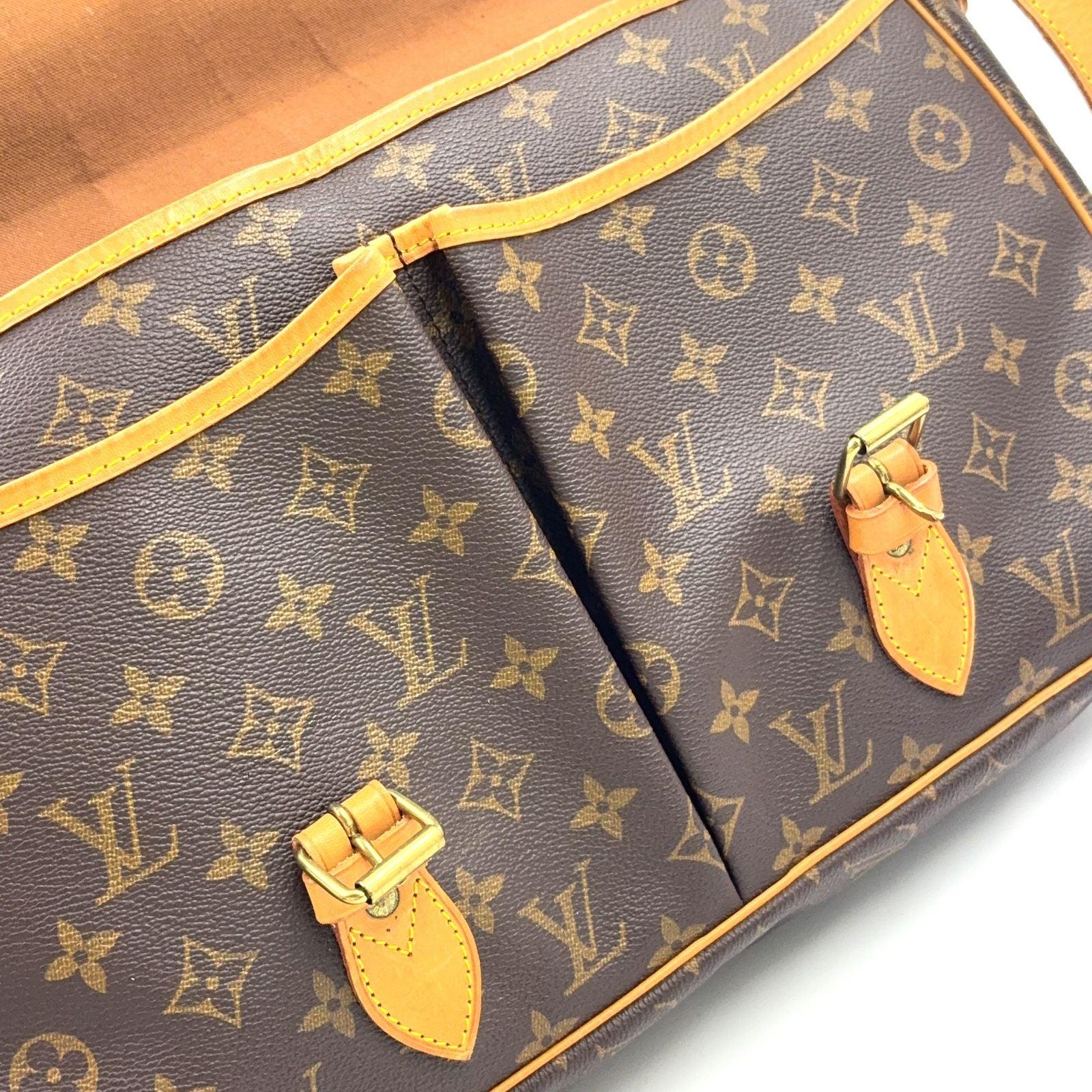 Louis Vuitton GM Monogram Leather Brown Light Shoulder Bag Gold — view 8