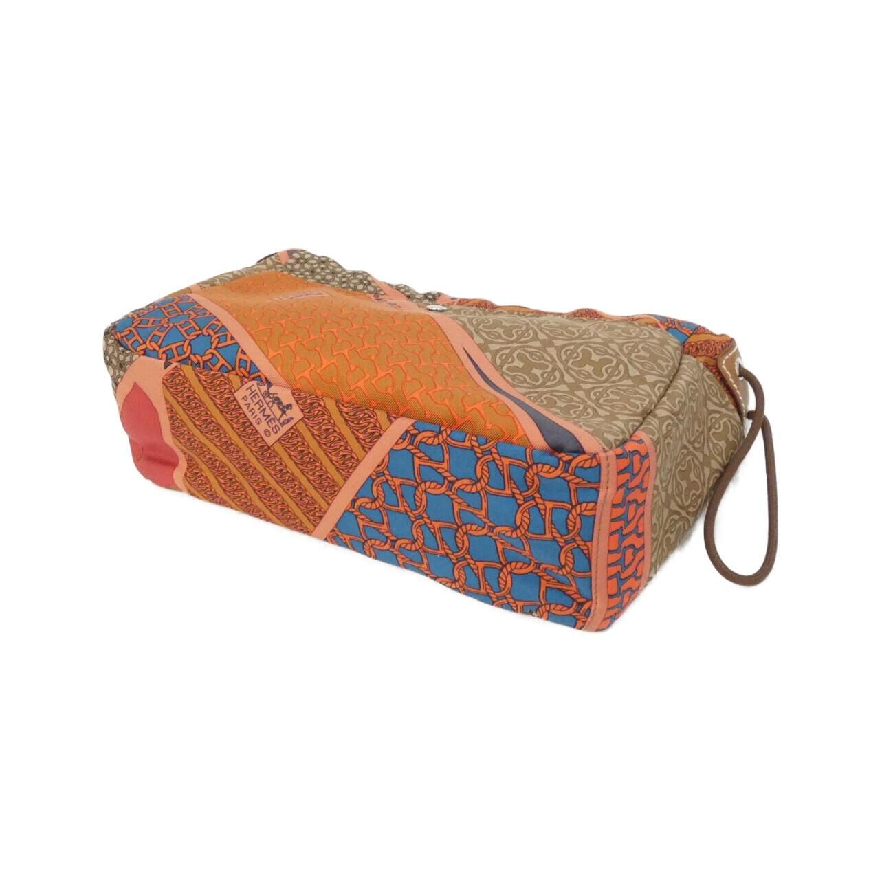 Hermes Carre en Cravate Full Ruby 20 cm Pouch — view 3
