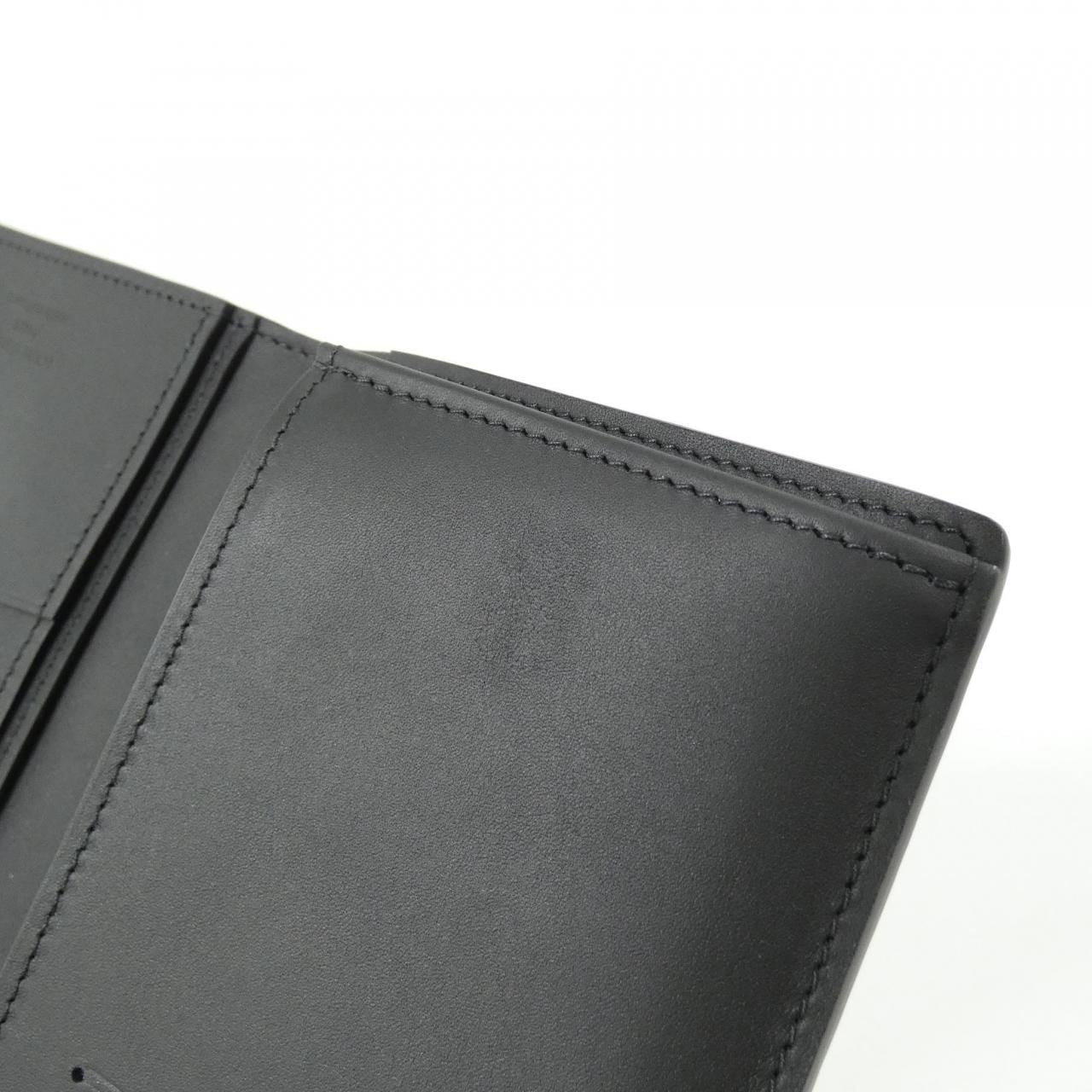 Louis Vuitton Taurillon Monogram Portefeuille Brazza Wallet — view 3