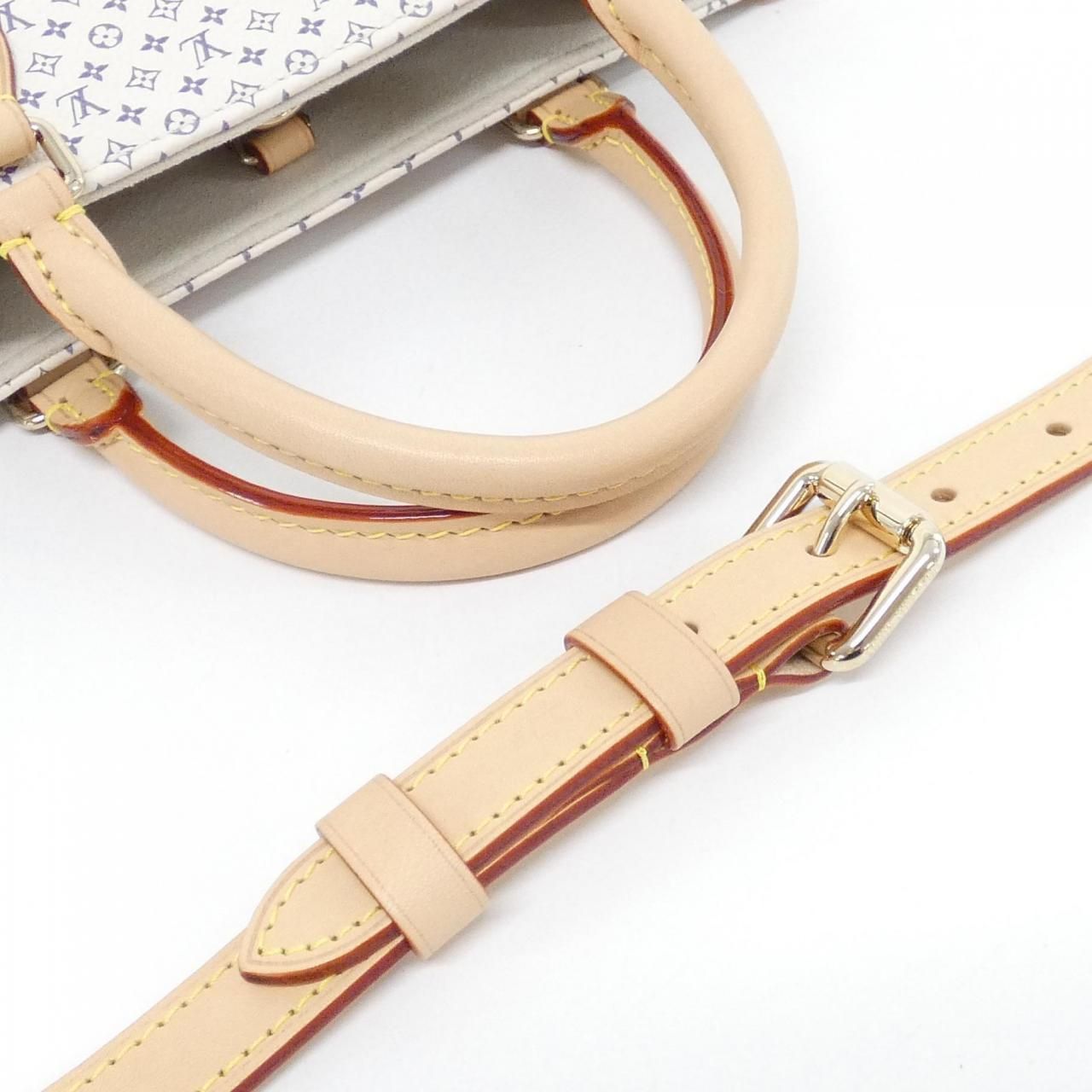 Louis Vuitton LV Romance On The Go — view 4