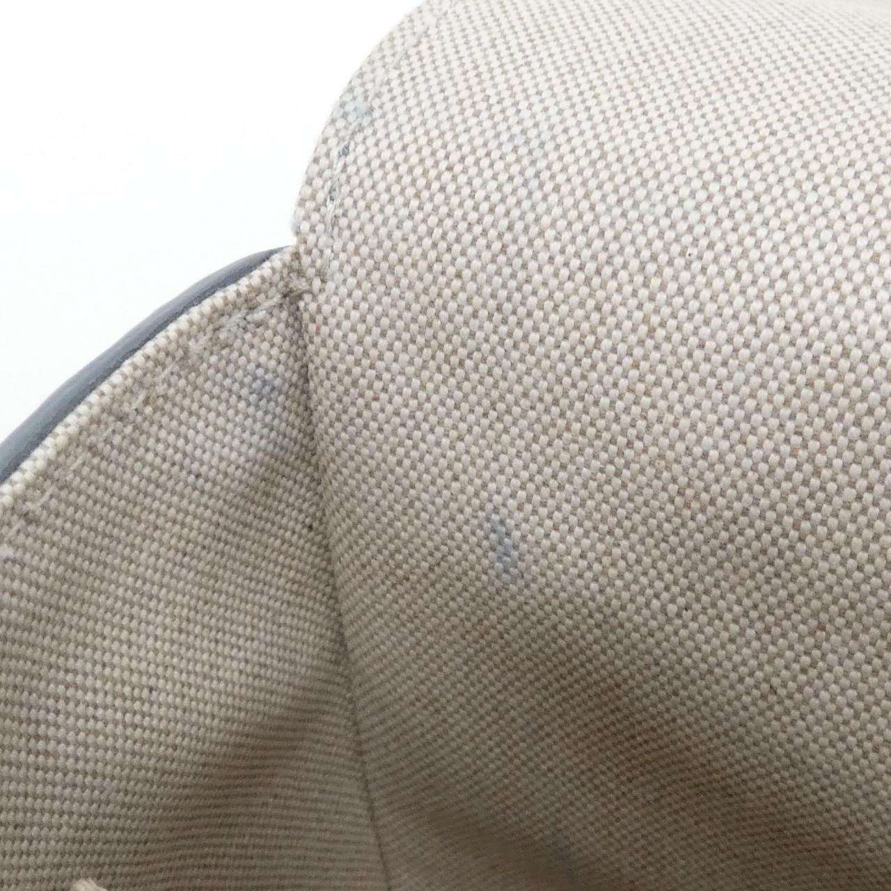 Louis Vuitton Taurillon Monogram Steamer Wearable Wallet Shoulder — view 7