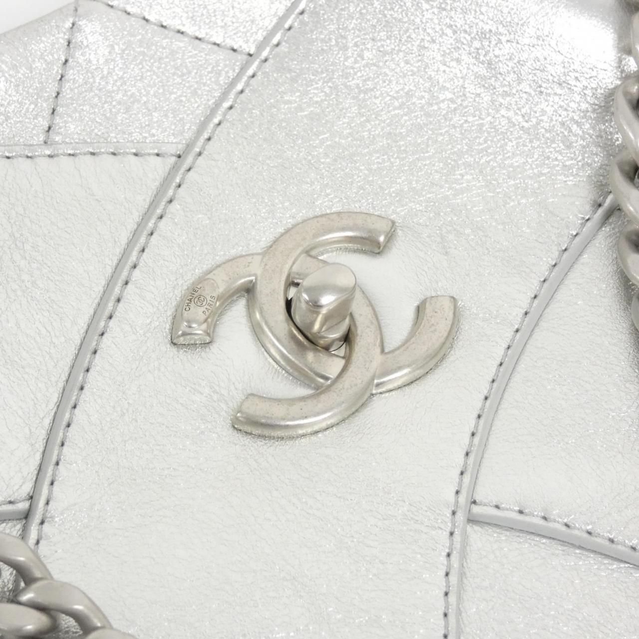 Chanel Bag Handbag Silver — view 4