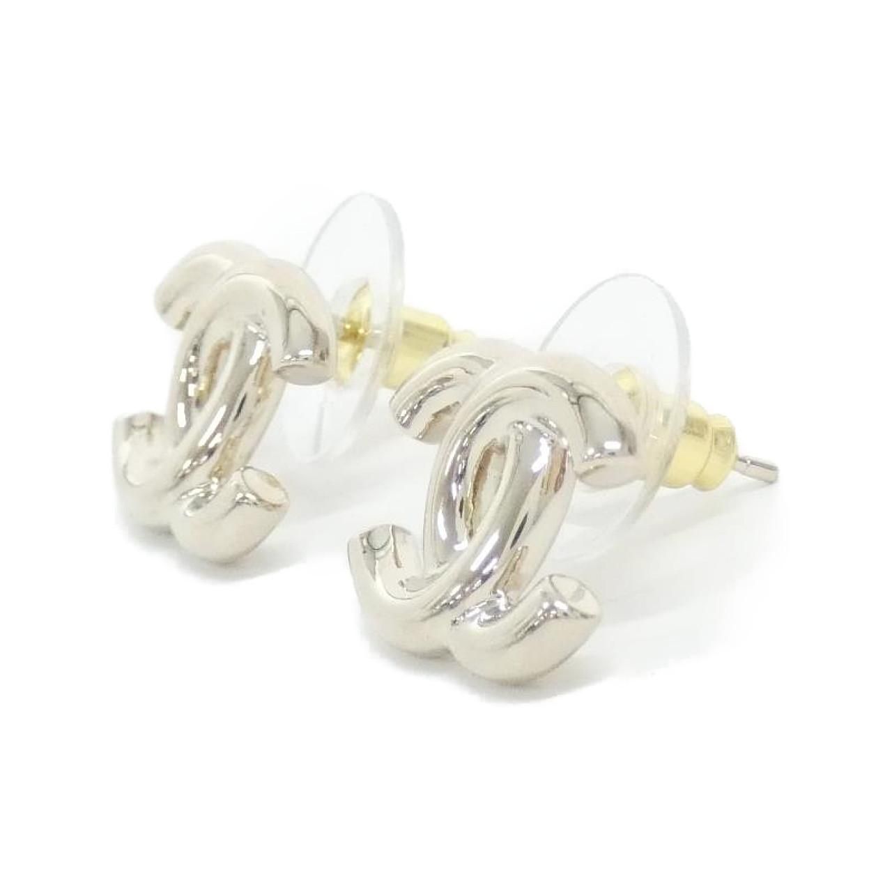 Chanel Earrings Gold — view 2