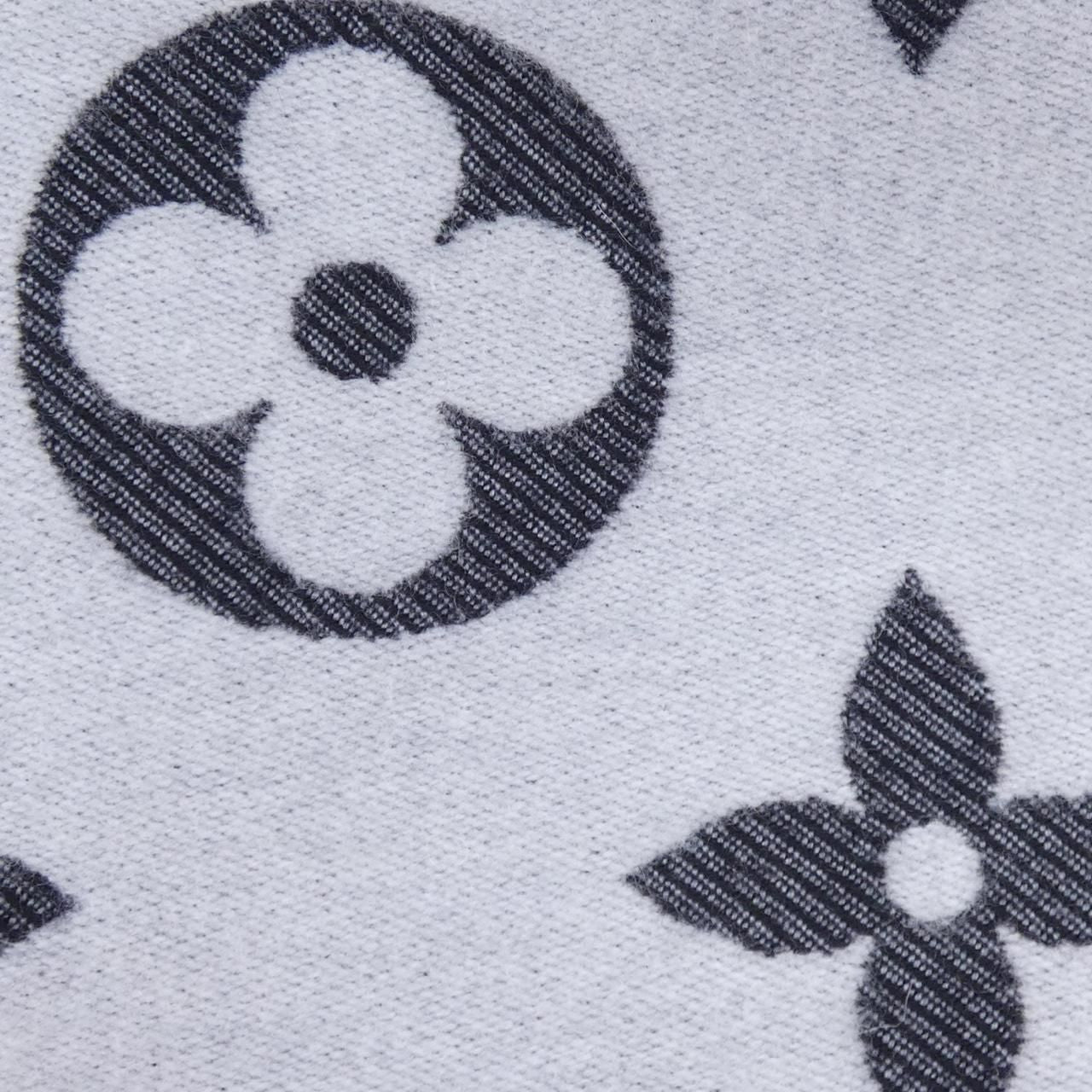 Louis Vuitton LV Essential Scarf — view 4