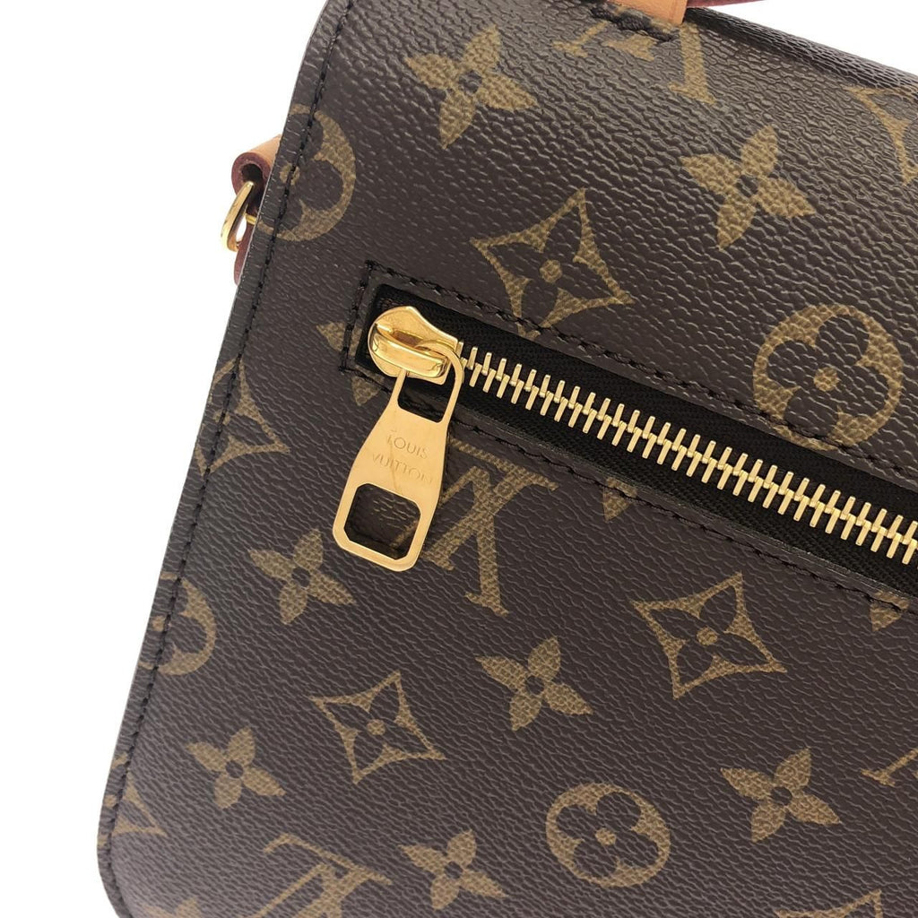 Louis Vuitton Vintage Monogram Pochette Metis MM — view 4