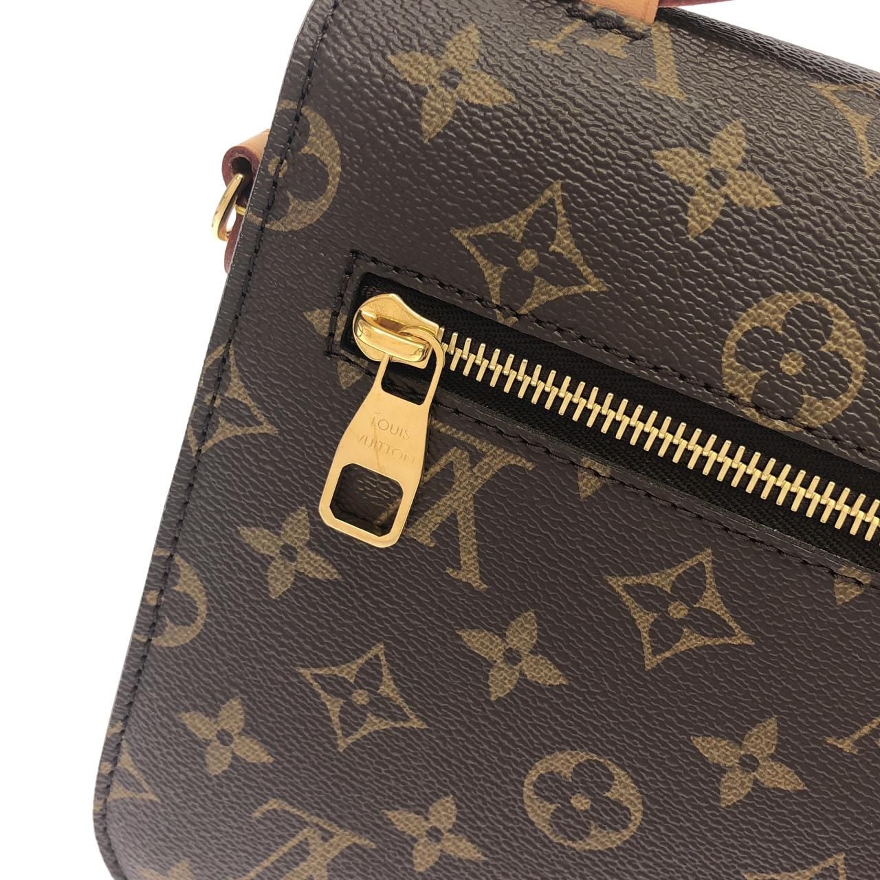 Louis Vuitton Vintage Monogram Pochette Metis MM — view 4