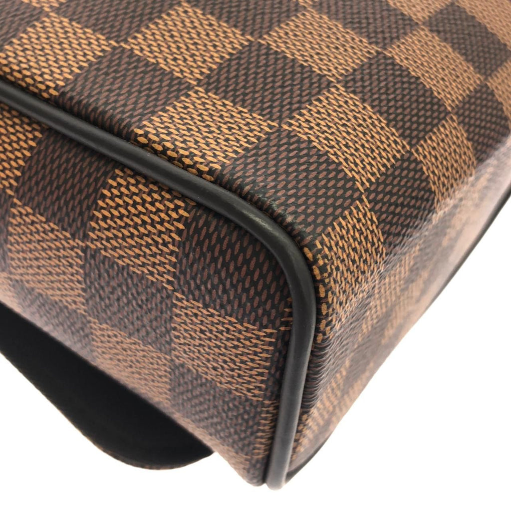 Louis Vuitton Vintage Damier District PM Shoulder — view 3