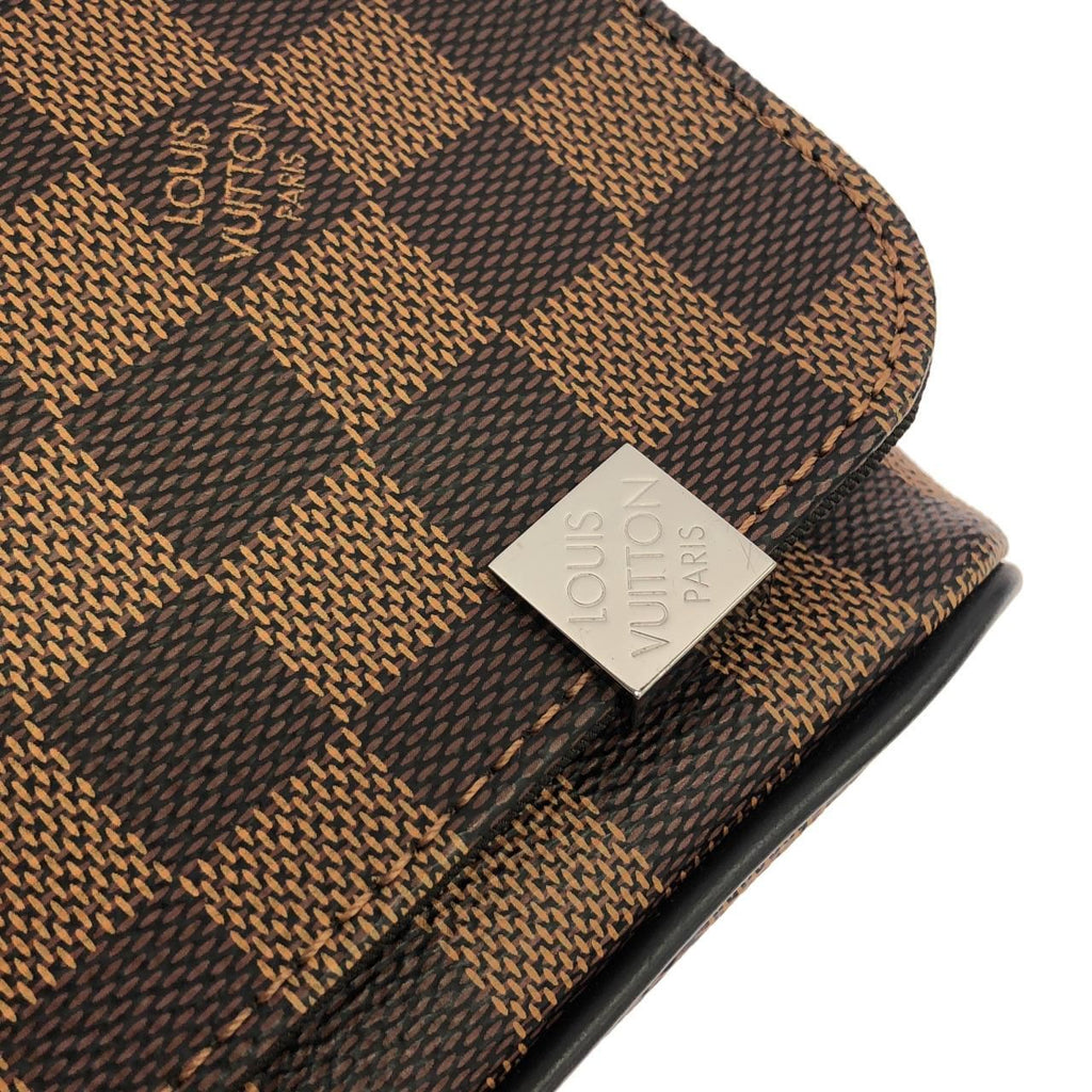 Louis Vuitton Vintage Damier District PM Shoulder — view 4