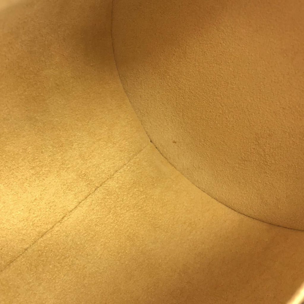 Louis Vuitton Monogram Cherry Blossom Papillon — view 9